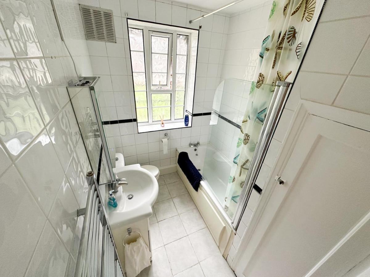 Appartement 2 Bed Flat - Short Walk From Brent Cross Station à Hendon Extérieur photo