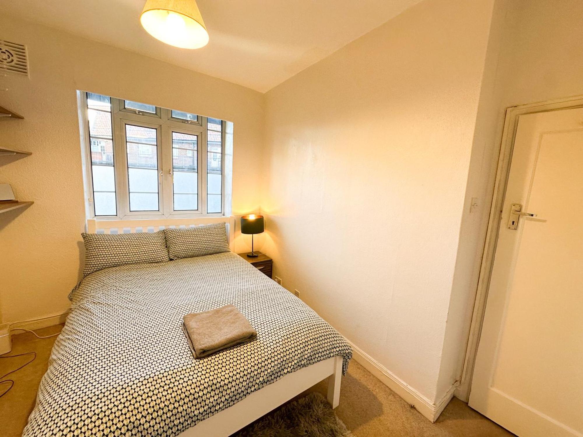 Appartement 2 Bed Flat - Short Walk From Brent Cross Station à Hendon Extérieur photo