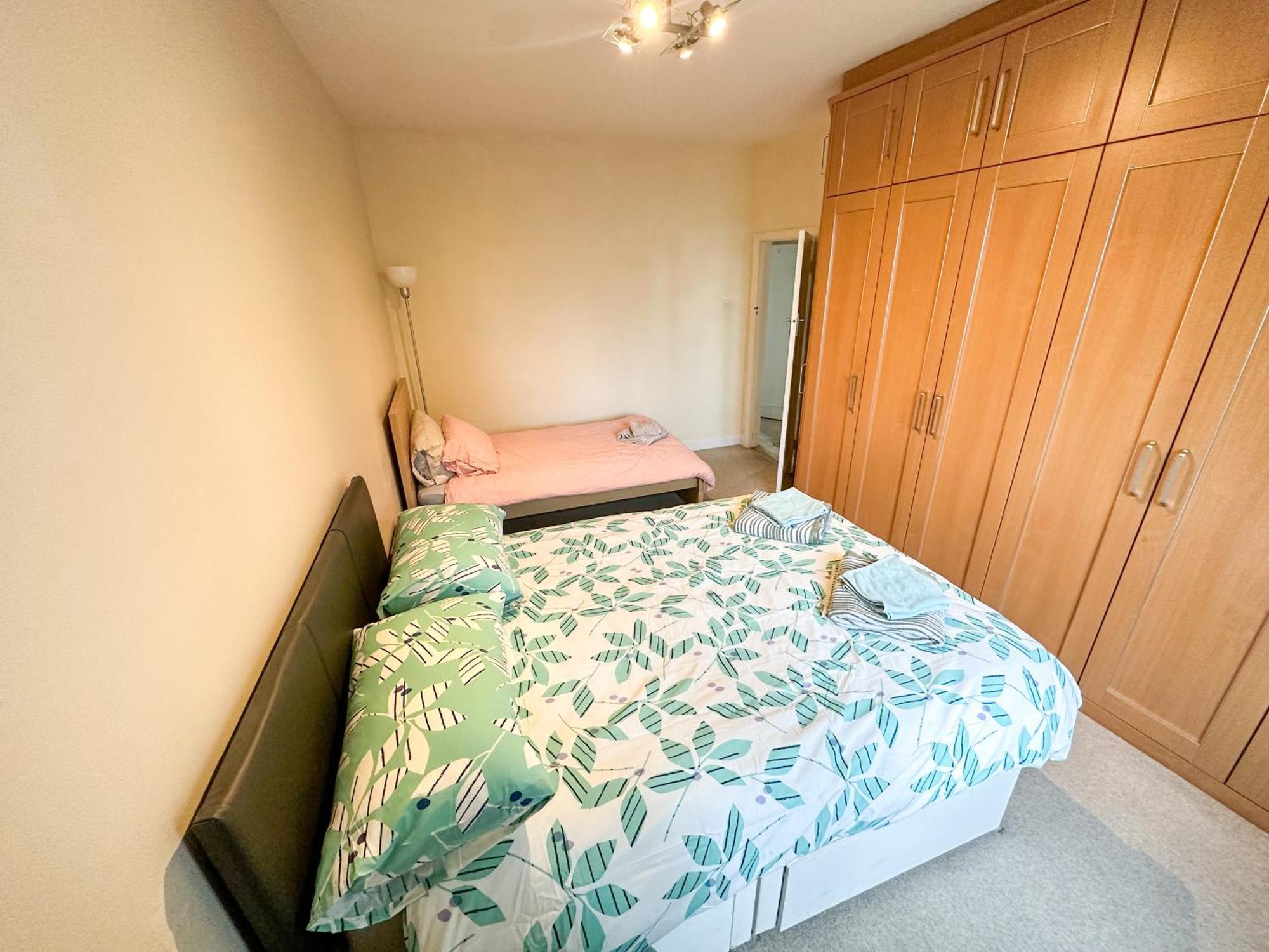 Appartement 2 Bed Flat - Short Walk From Brent Cross Station à Hendon Extérieur photo